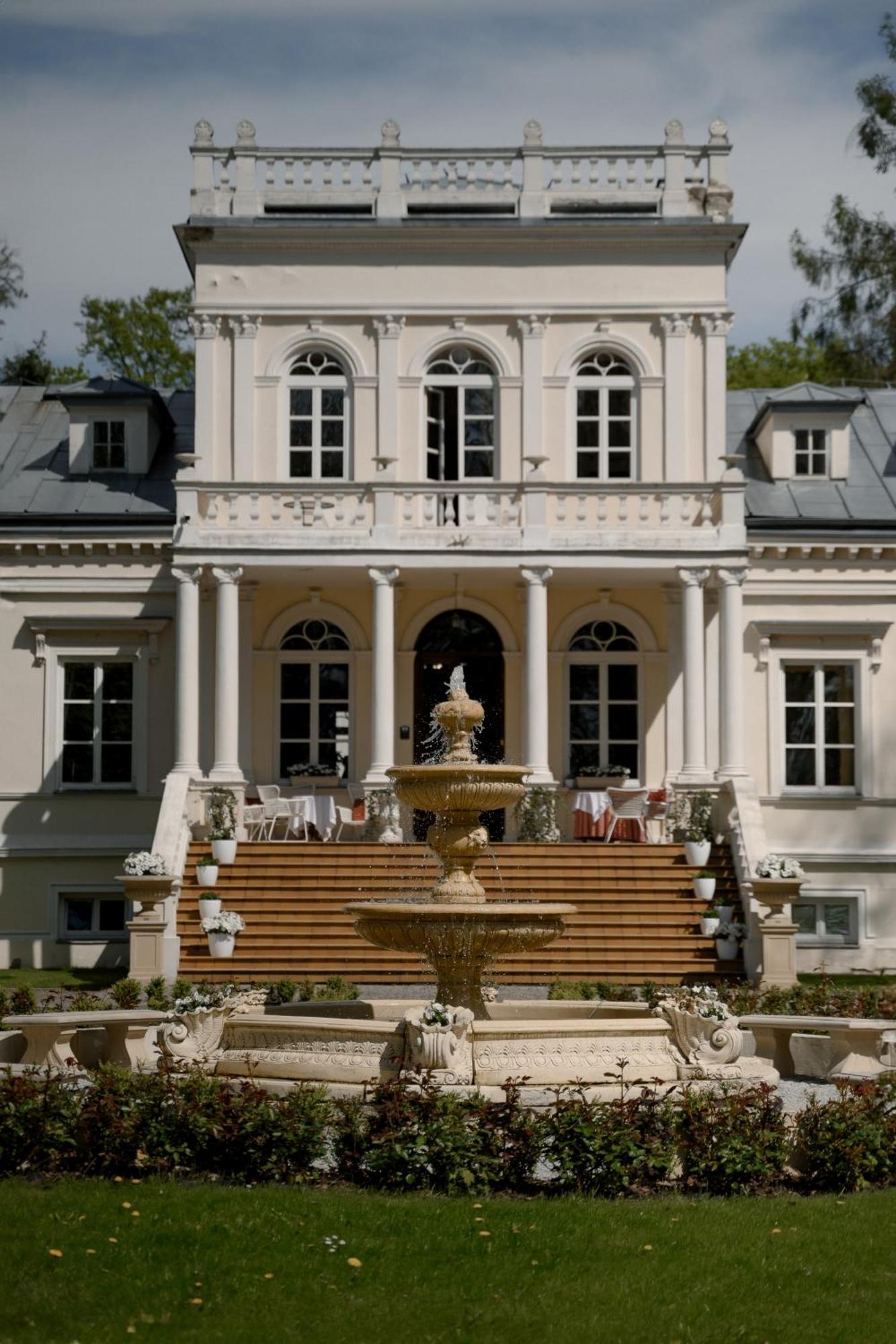 Palac Chojnata Wola Chojnata Exterior foto